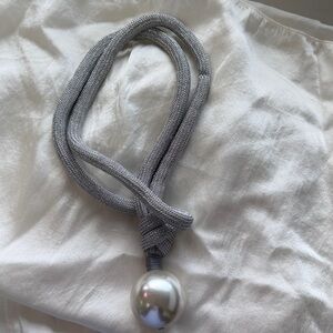 Elegant Silver Necklace with Pearl Pendant